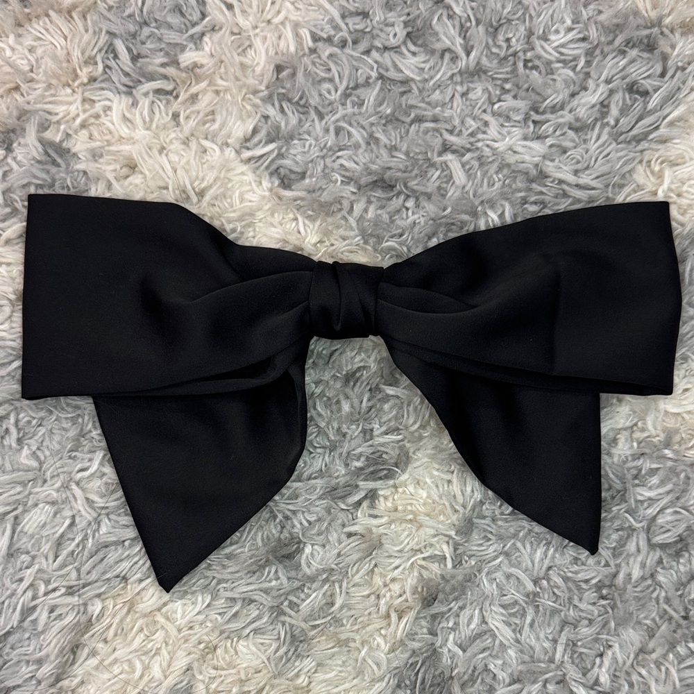 Elegant Black Bow Hair Accessory